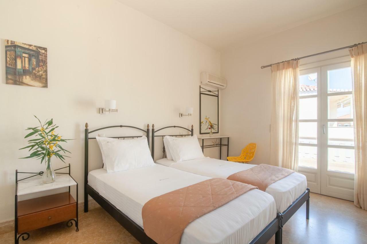 Hotel Mimoza à Spetses Town Extérieur photo